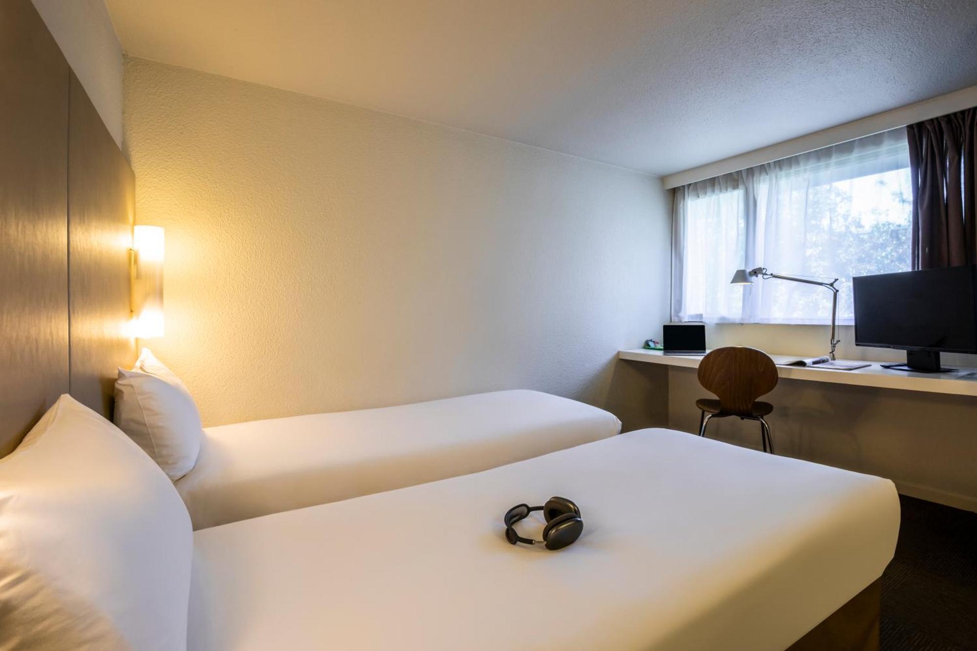 Campanile Melun Sud - Dammarie Les Lys Hotel Екстериор снимка