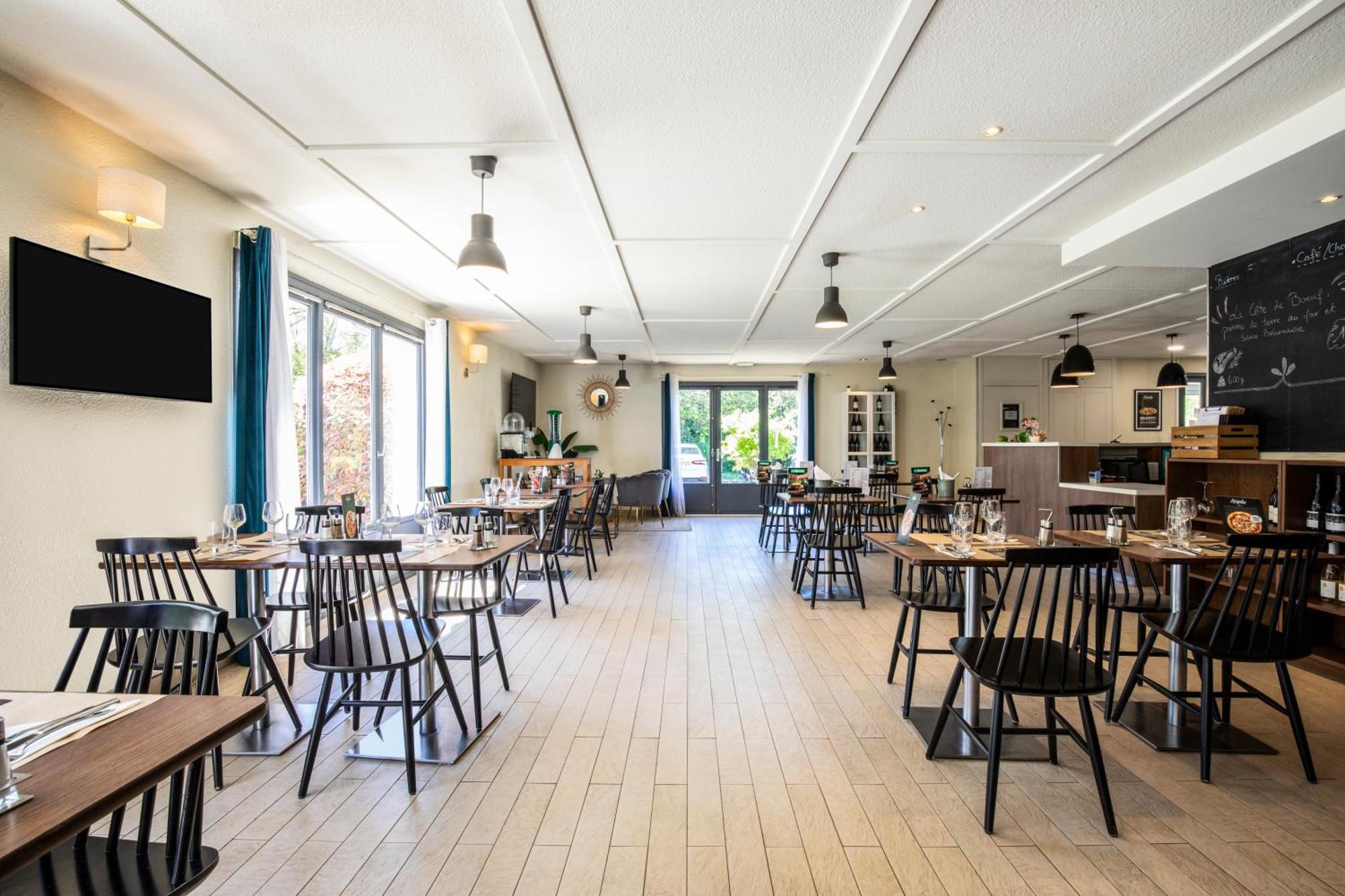 Campanile Melun Sud - Dammarie Les Lys Hotel Екстериор снимка