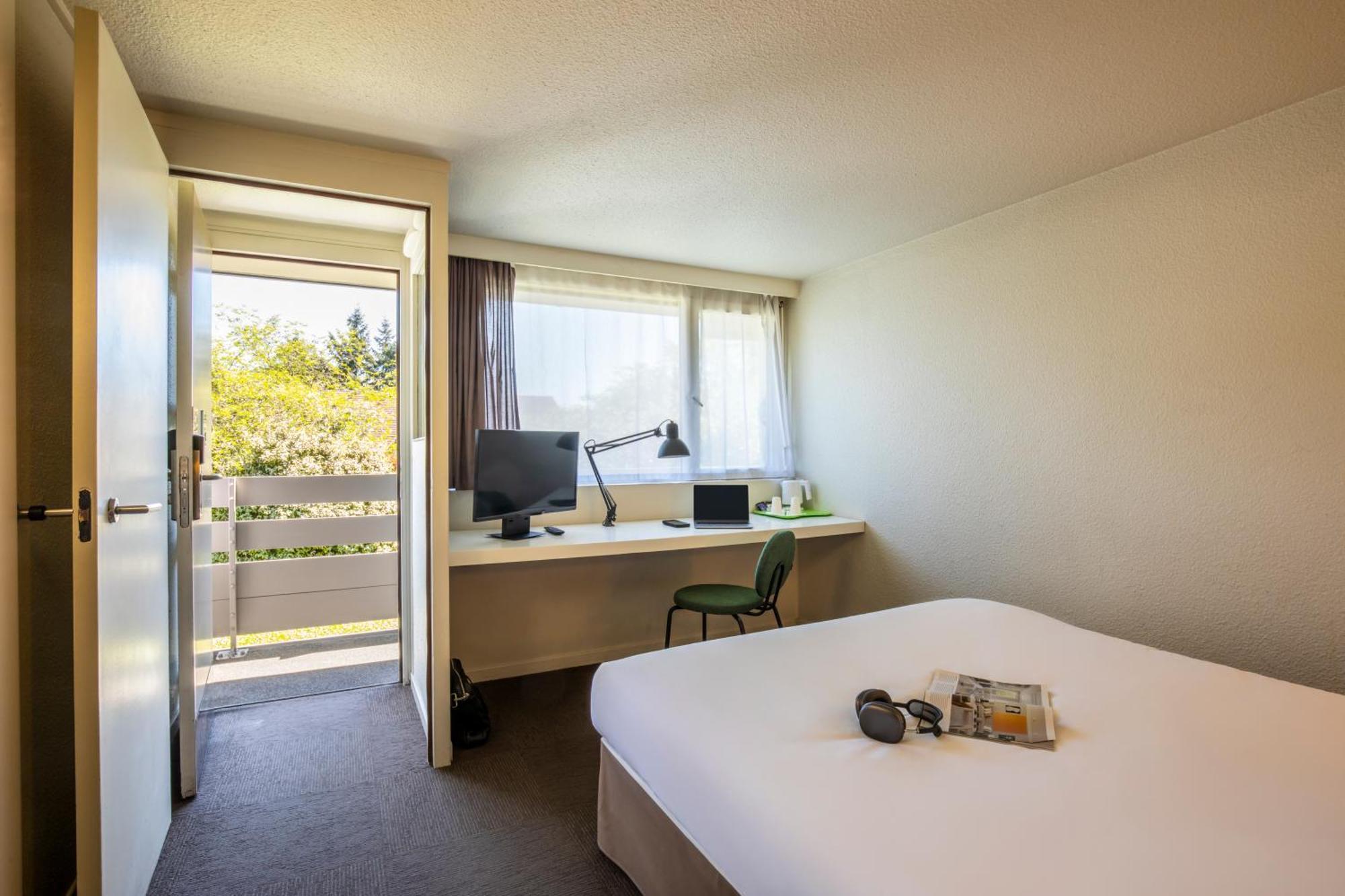 Campanile Melun Sud - Dammarie Les Lys Hotel Екстериор снимка
